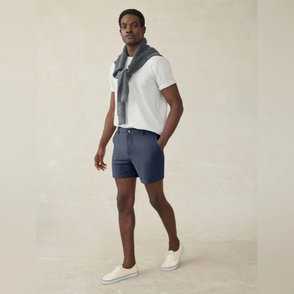 Faherty All Day Shorts 5” in Navy Blue Size 38.